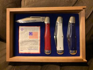 1992 "Colors of Freedom" Queen Cutlery Knife Set